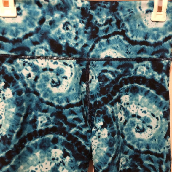 NWT fabletics tie dye high waisted power flex leggings - Picture 2 of 5
